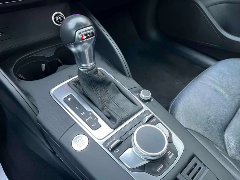 Audi A3 Komfort  CARFAX, снимка 12 - Автомобили и джипове - 53591567