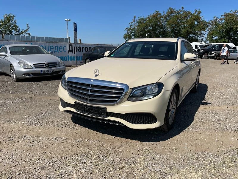 Mercedes-Benz E 220 2018 На части , снимка 2 - Автомобили и джипове - 34027909