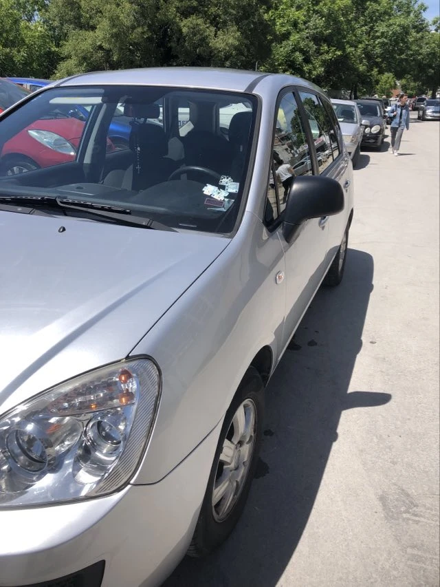 Kia Carens, снимка 2 - Автомобили и джипове - 47211834