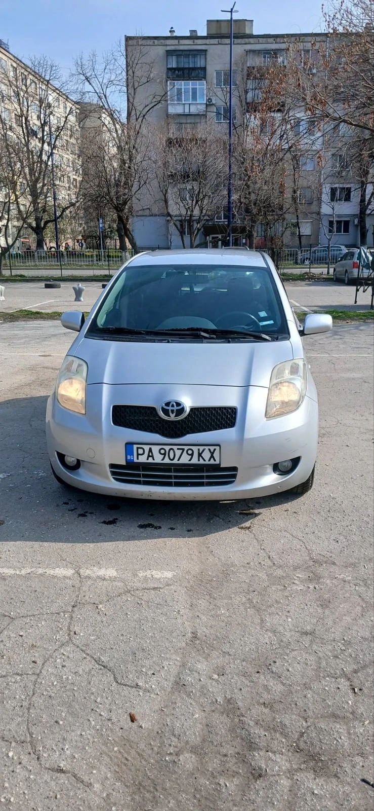 Toyota Yaris 4 врати, снимка 4 - Автомобили и джипове - 53963556