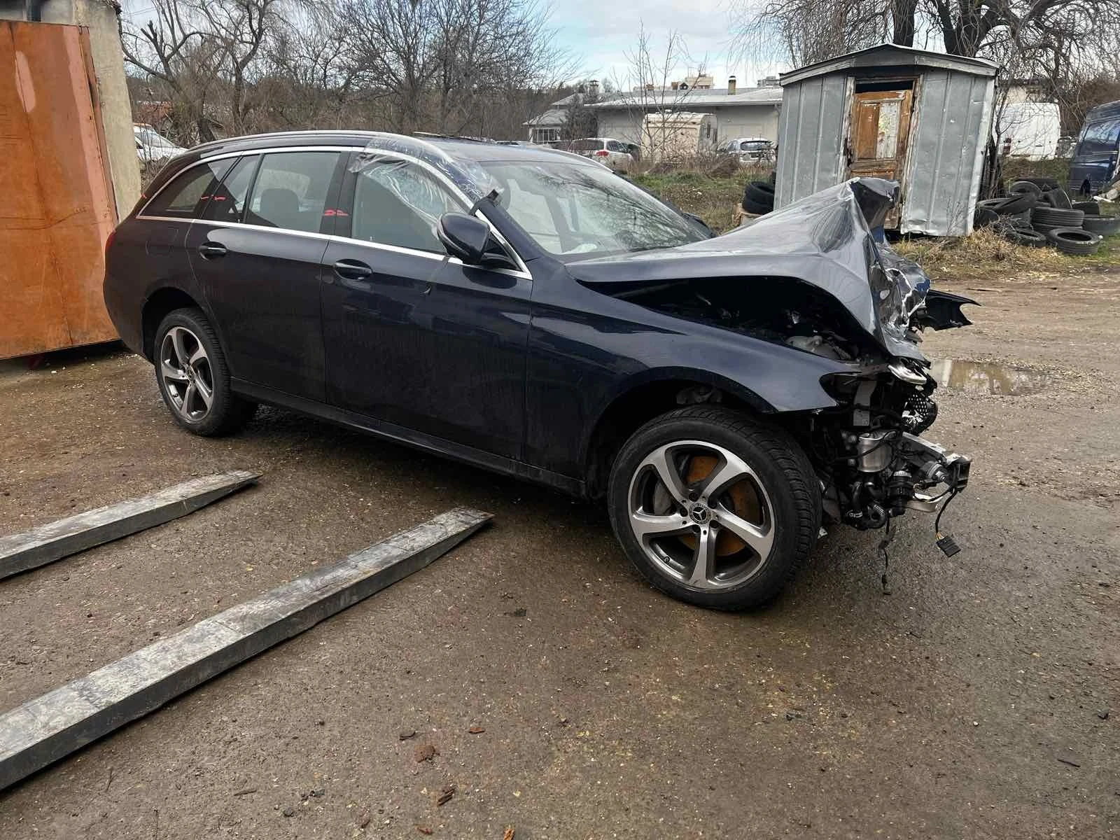 Mercedes-Benz E 220 4matic, 23000 km., снимка 1