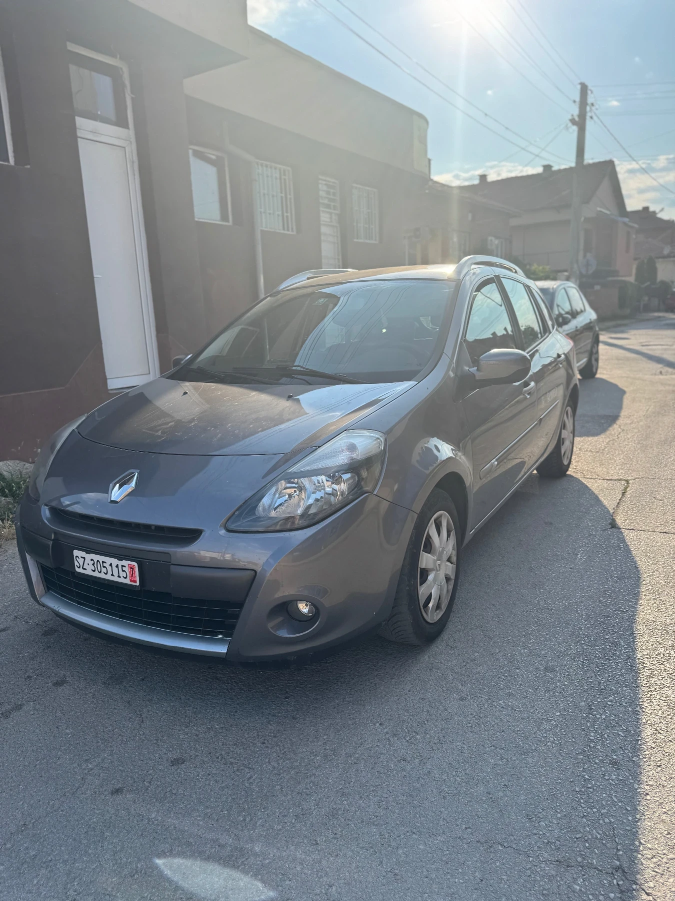 Renault Clio 1.6 16V NAVI, снимка 1