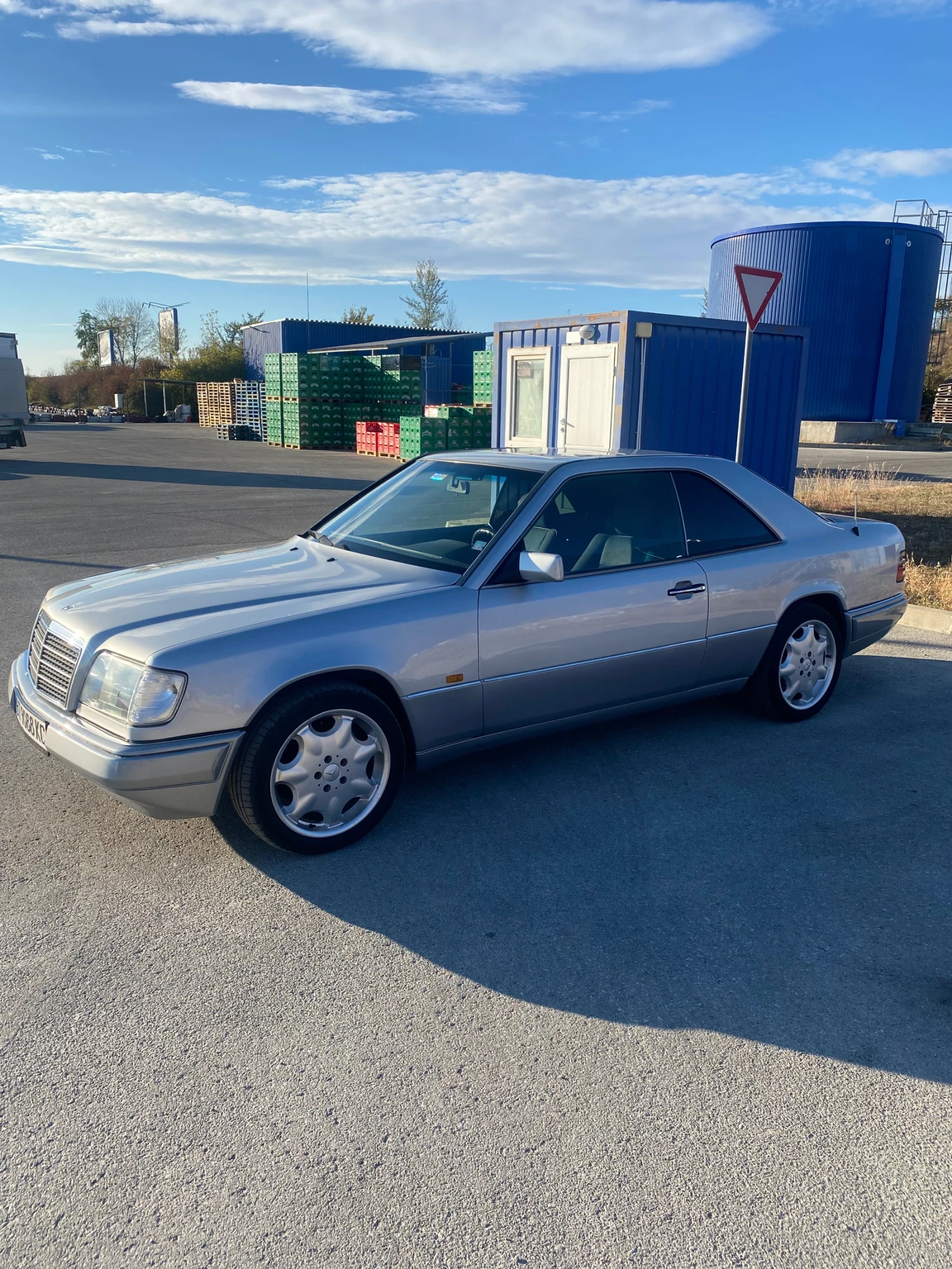 Mercedes-Benz 124  - изображение 9