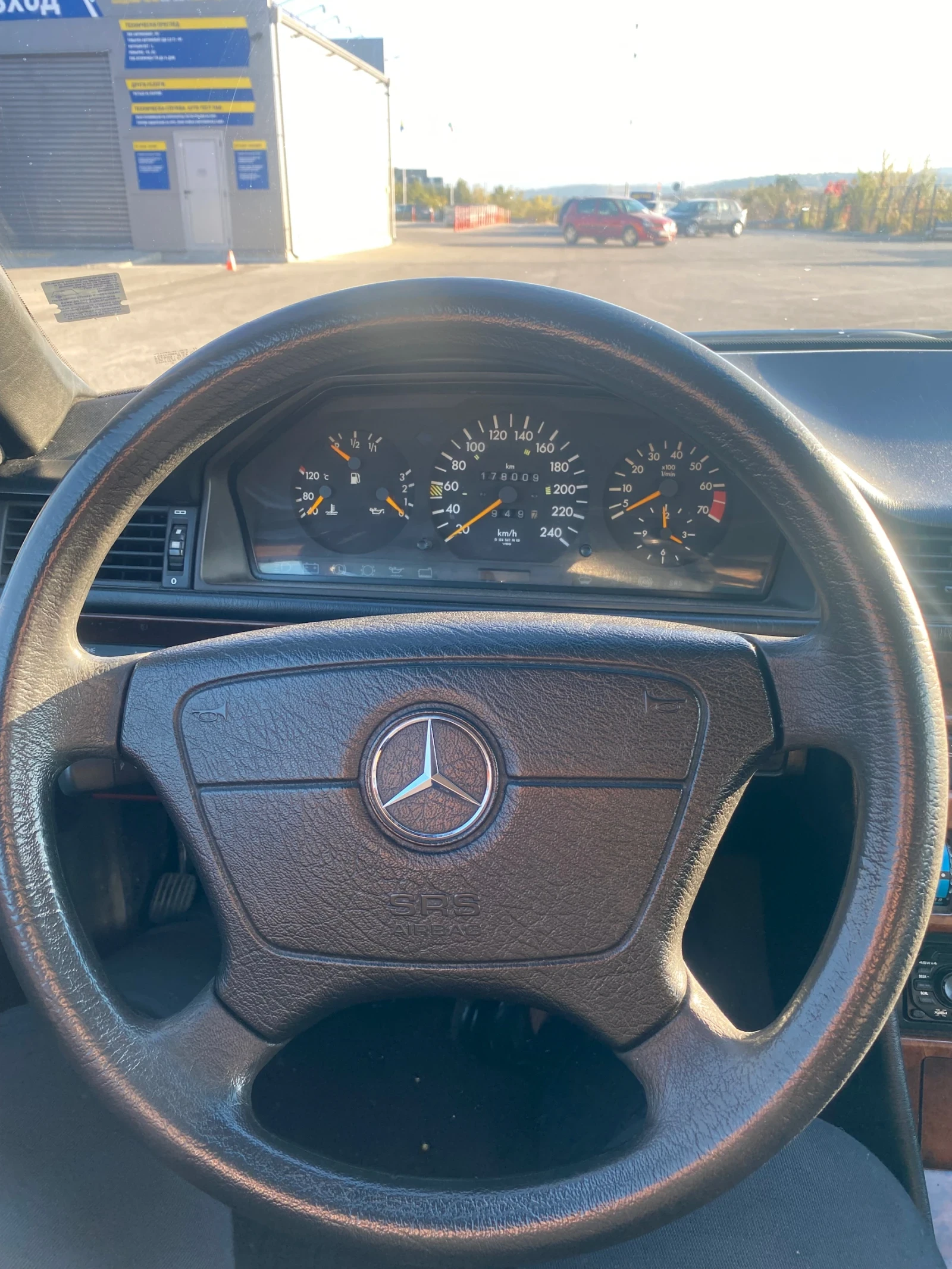 Mercedes-Benz 124  - изображение 10