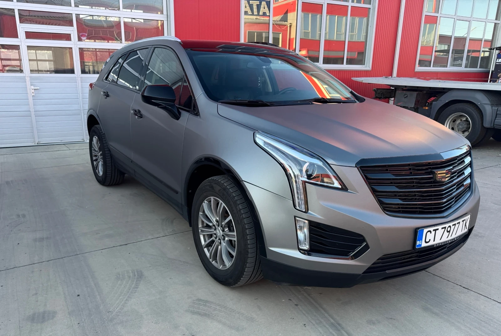 Cadillac XT5 3, 6 AWD-Platinium - изображение 3