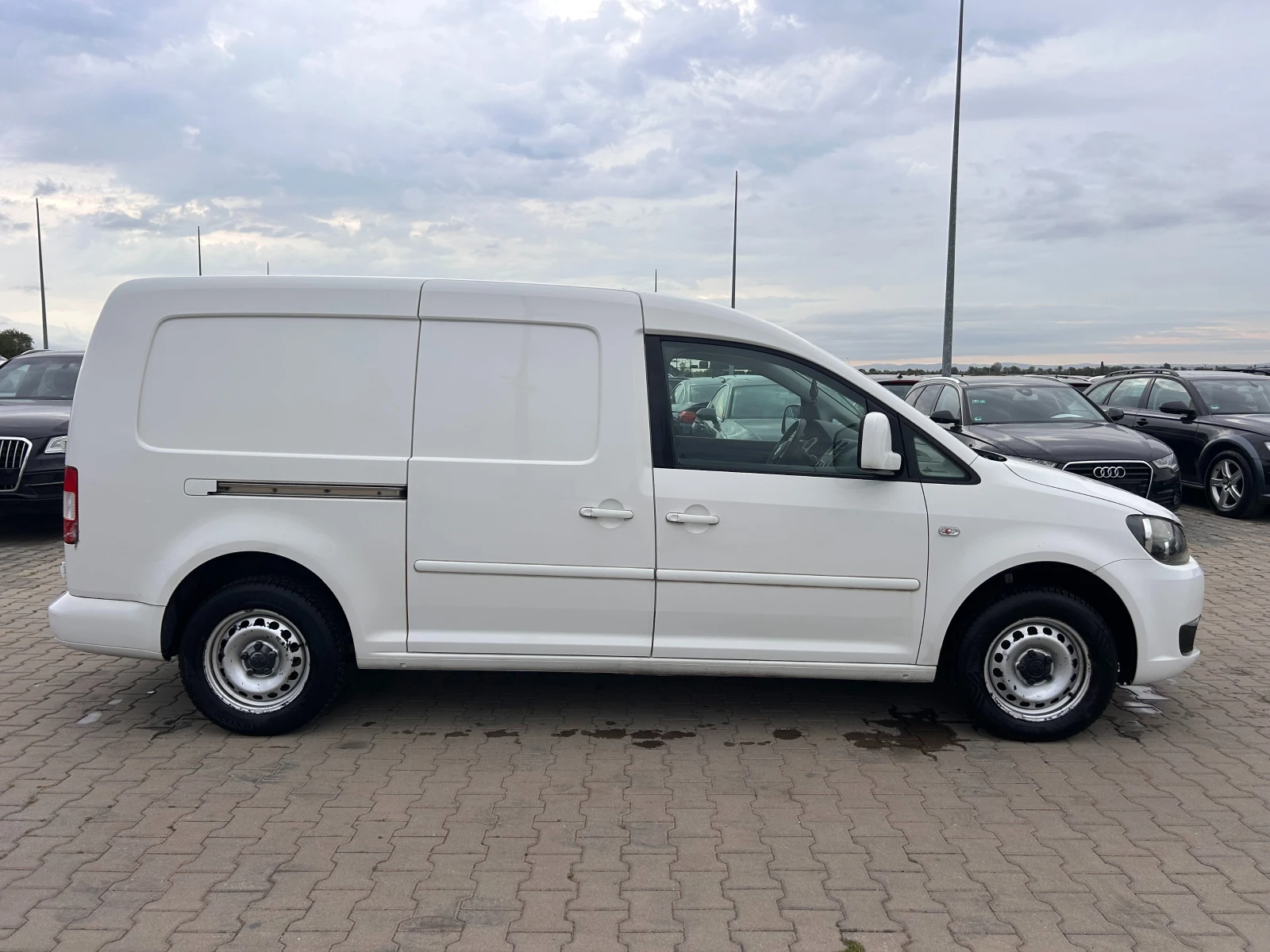 VW Caddy MAXI 1.6TDI EURO 5 - изображение 5