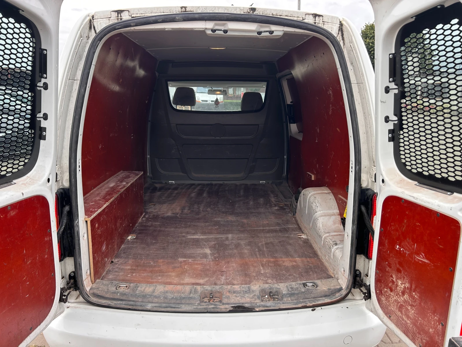 VW Caddy MAXI 1.6TDI EURO 5 - изображение 10