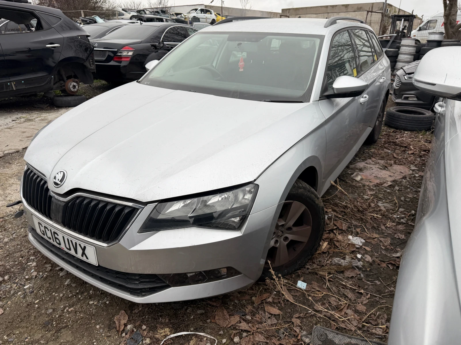 Skoda Superb 1.6tdi - изображение 2