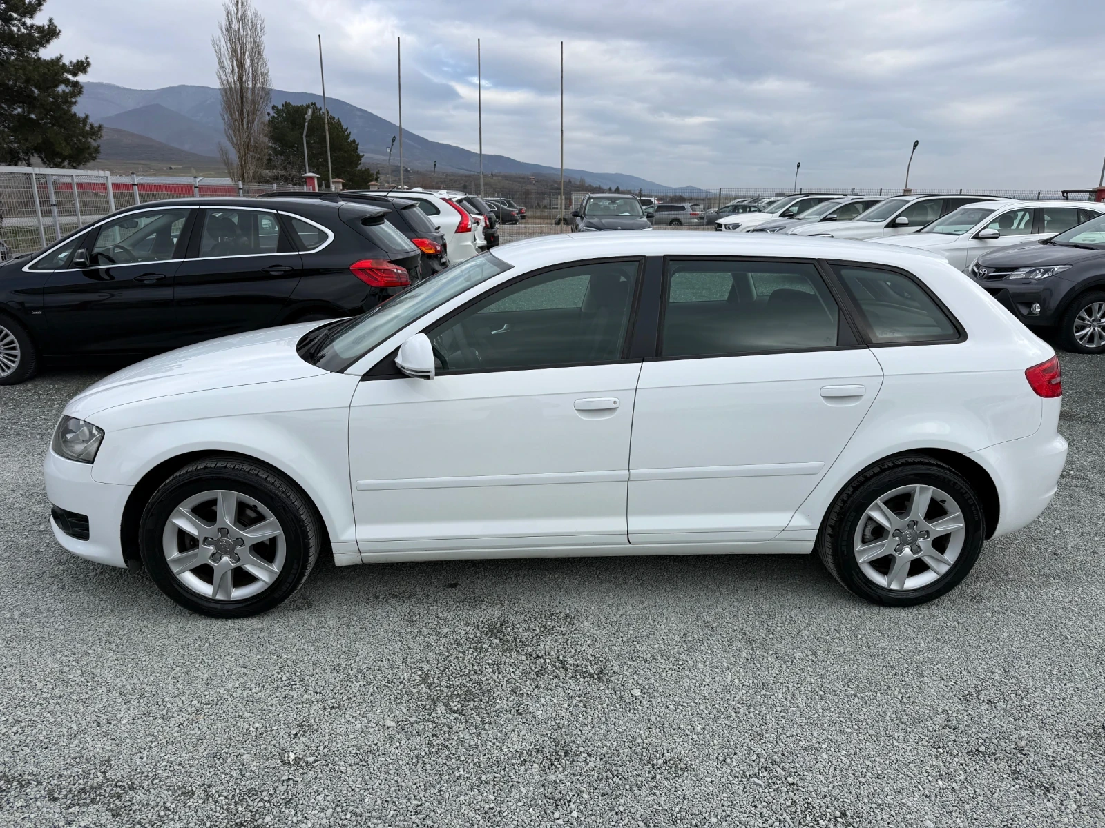 Audi A3 (KATO НОВА) - изображение 10