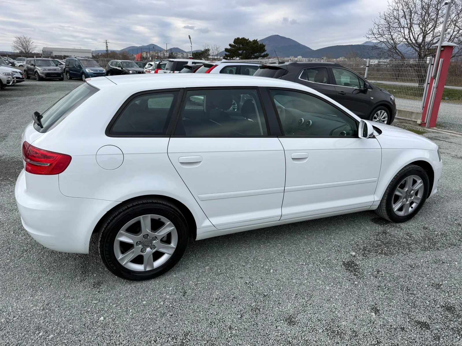 Audi A3 (KATO НОВА) - изображение 5