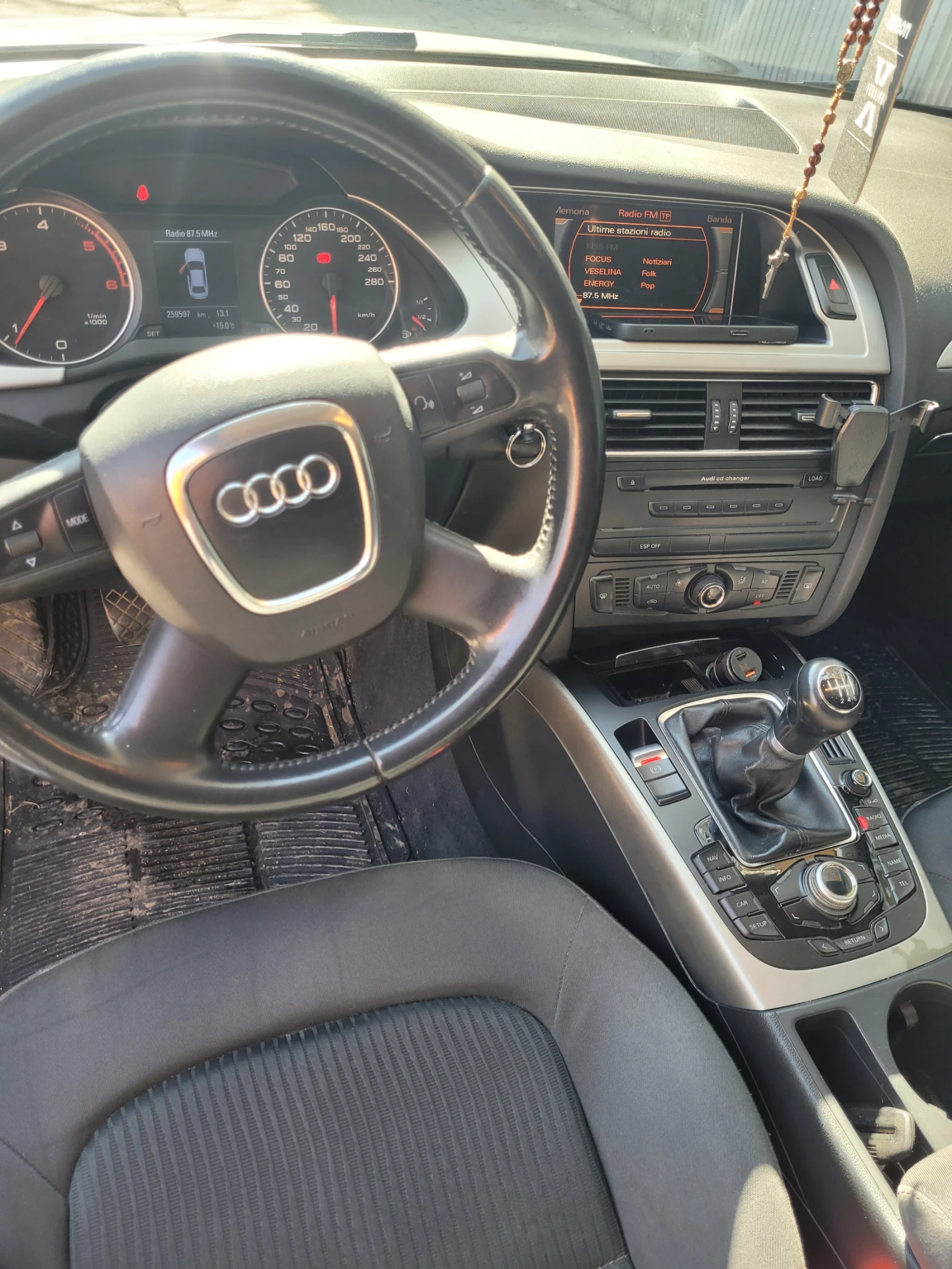 Audi A4 Седан, снимка 9 - Автомобили и джипове - 53891593