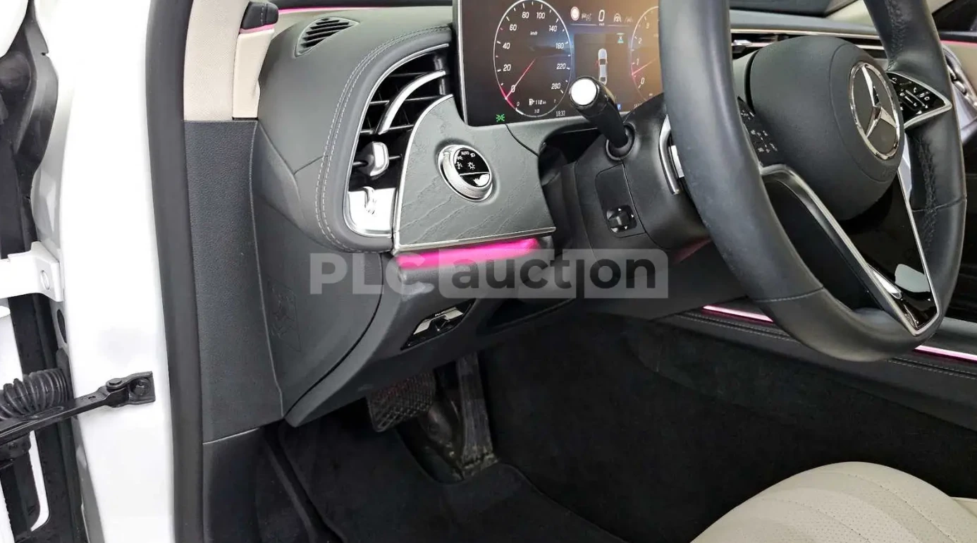 Mercedes-Benz E 200, снимка 13 - Автомобили и джипове - 54179349