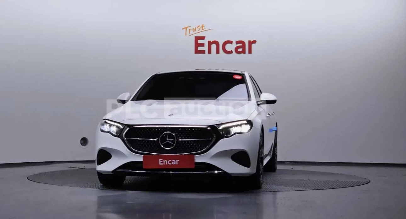 Mercedes-Benz E 200, снимка 3 - Автомобили и джипове - 54179349