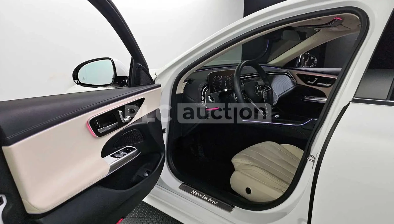 Mercedes-Benz E 200, снимка 7 - Автомобили и джипове - 54179349