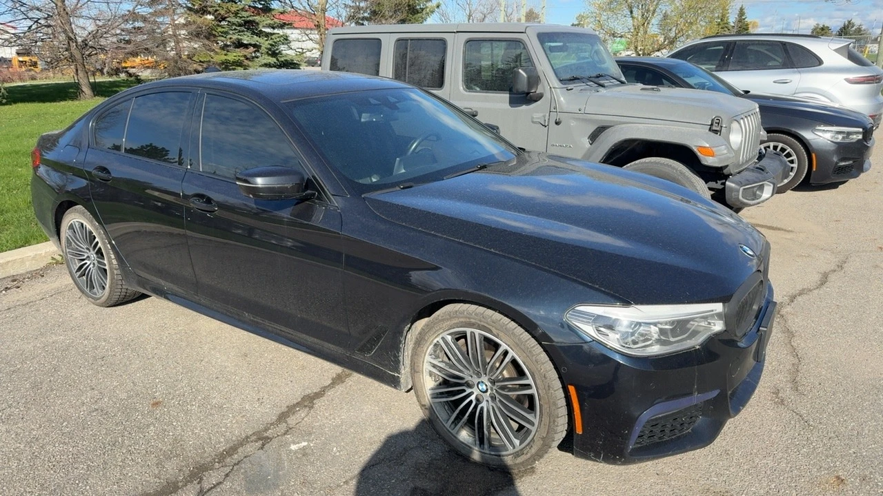 BMW 530 Масажи/Обдухване/360/Head-up/soft close/ , снимка 12 - Автомобили и джипове - 54475417