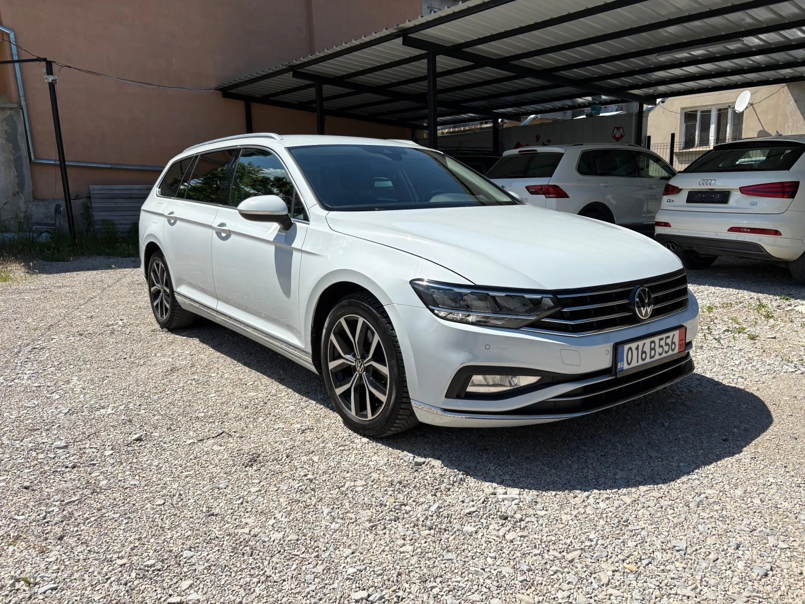 VW Passat 2.0 2022г AVTOMAT DIGITAL Led Assist, снимка 7 - Автомобили и джипове - 54681186