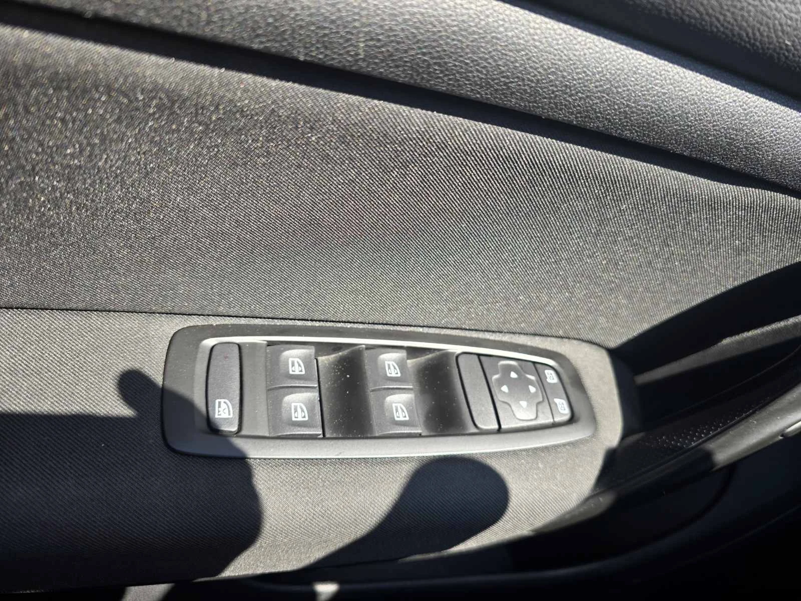 Renault Megane 1.3 TCe 140 EDC, снимка 11 - Автомобили и джипове - 55931680