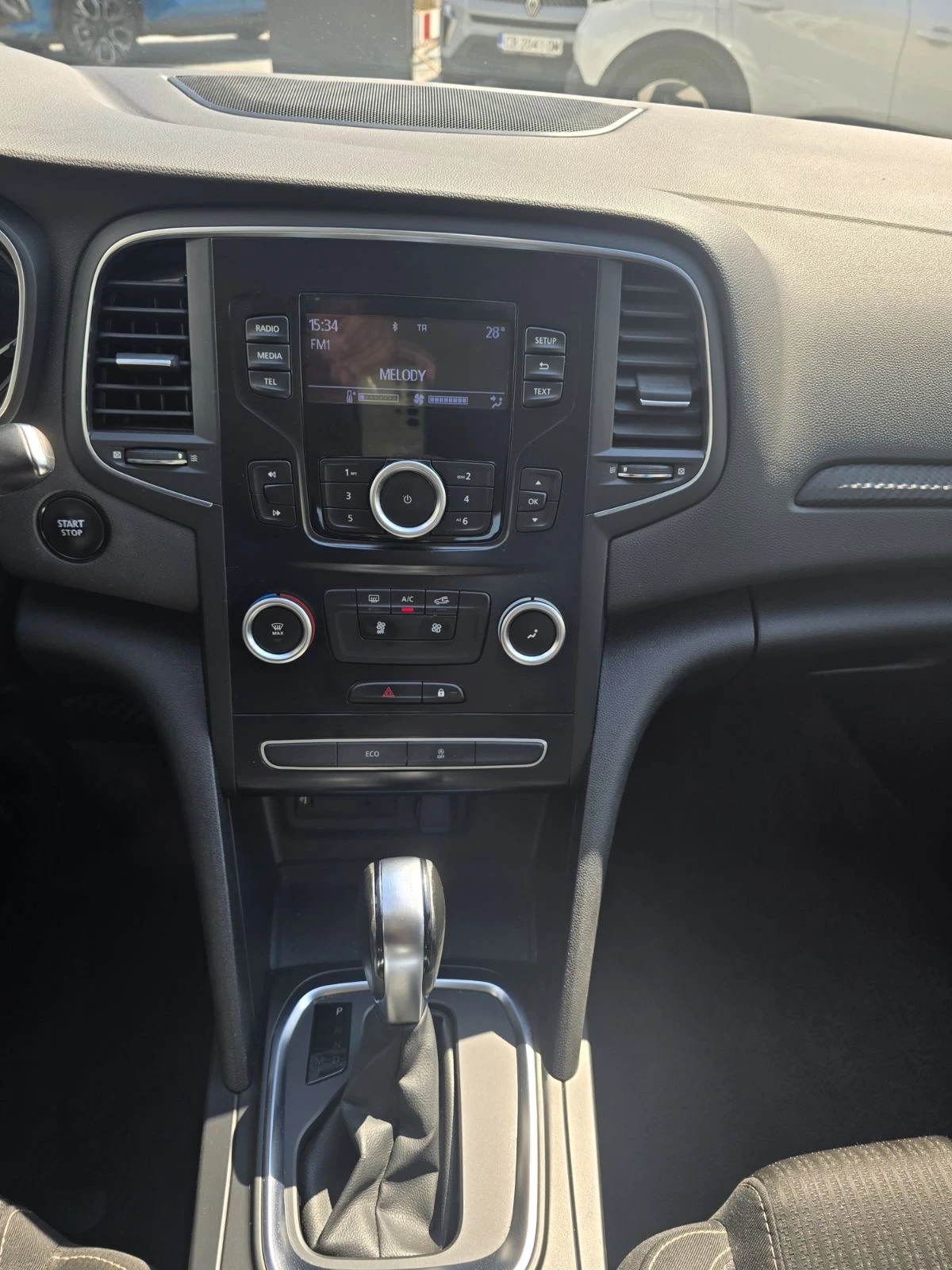 Renault Megane 1.3 TCe 140 EDC, снимка 10 - Автомобили и джипове - 55931680