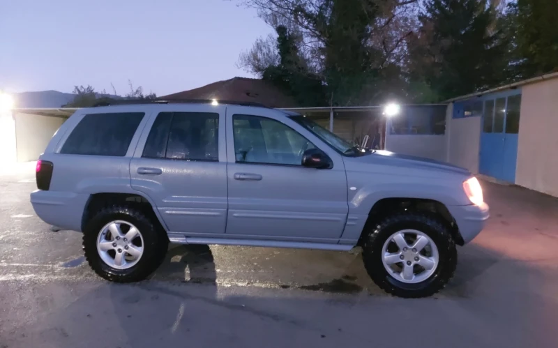 Jeep Grand cherokee Overland, снимка 11 - Автомобили и джипове - 47994352