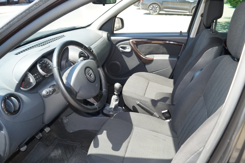 Dacia Duster 1.5dci 4х4, снимка 9 - Автомобили и джипове - 50534165