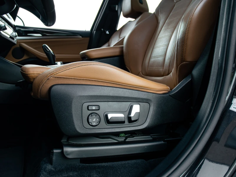 BMW X3 30i xDrive / M-Sport / PANO / HUD, снимка 8 - Автомобили и джипове - 52749846