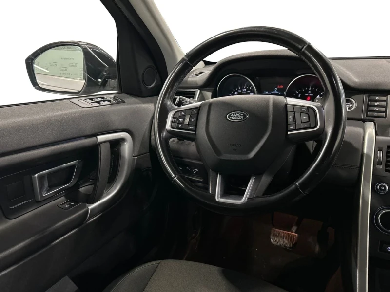 Land Rover Discovery Sport 2.0Td4/4x4/Camera/Navi/ОЧАКВАН ВНОС, снимка 9 - Автомобили и джипове - 53282110
