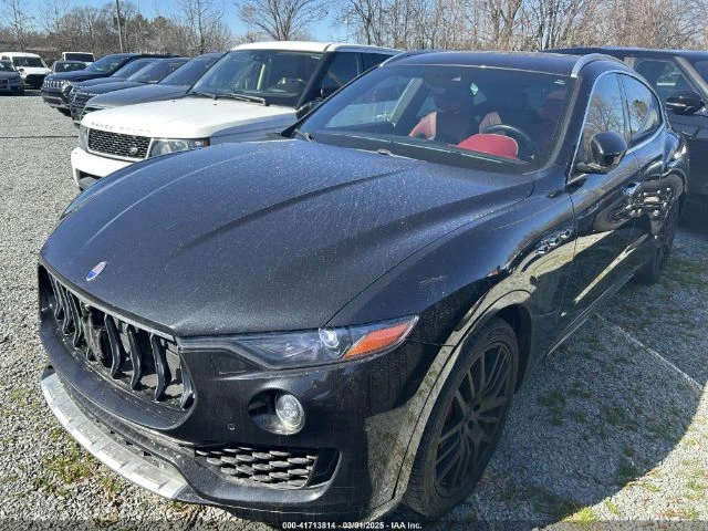 Maserati Levante * ОБОРУДВАНА* * ЧЕРВЕН САЛОН* (CARFAX), снимка 2 - Автомобили и джипове - 49391838