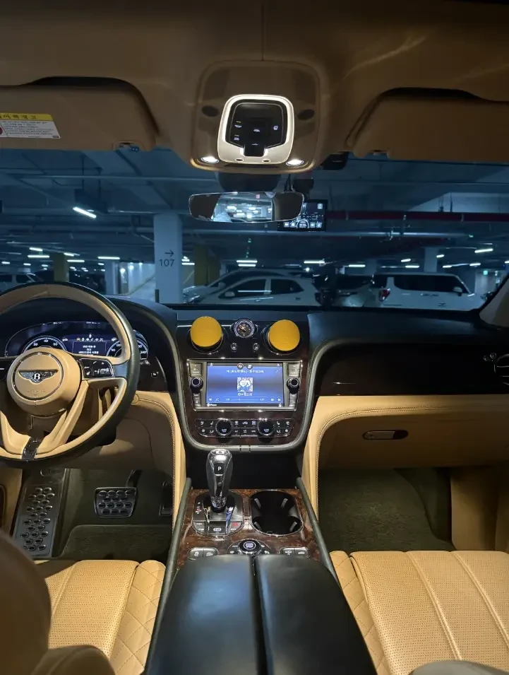 Bentley Bentayga FIRST EDITION | КРАЙНА ЦЕНА, снимка 5 - Автомобили и джипове - 54826334