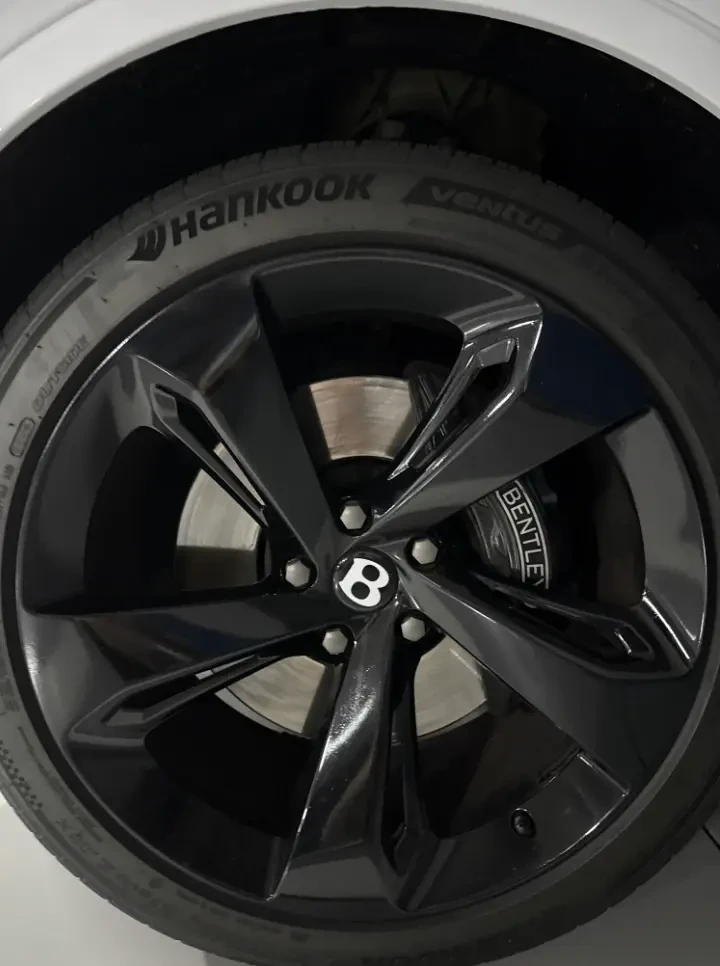 Bentley Bentayga FIRST EDITION | КРАЙНА ЦЕНА, снимка 12 - Автомобили и джипове - 54826334