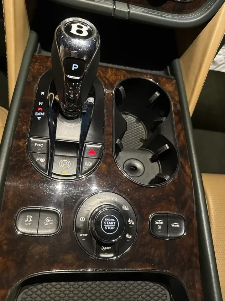 Bentley Bentayga FIRST EDITION | КРАЙНА ЦЕНА, снимка 8 - Автомобили и джипове - 54826334