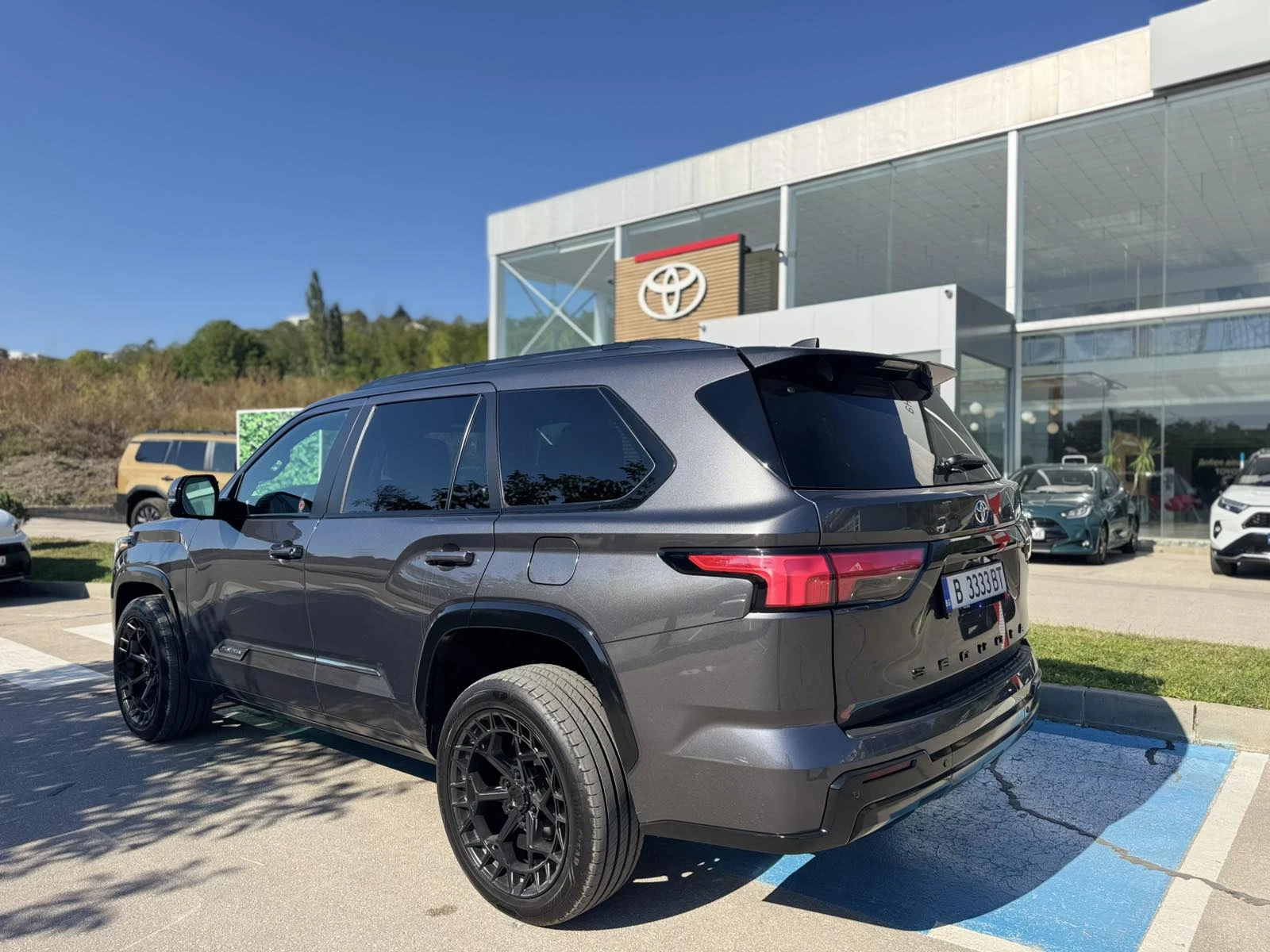 Toyota Sequoia Platinum - изображение 4