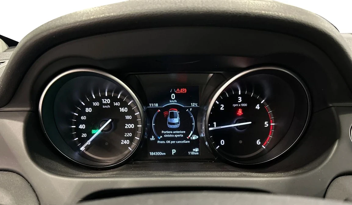 Land Rover Discovery Sport 2.0Td4/4x4/Camera/Navi/ОЧАКВАН ВНОС - изображение 7