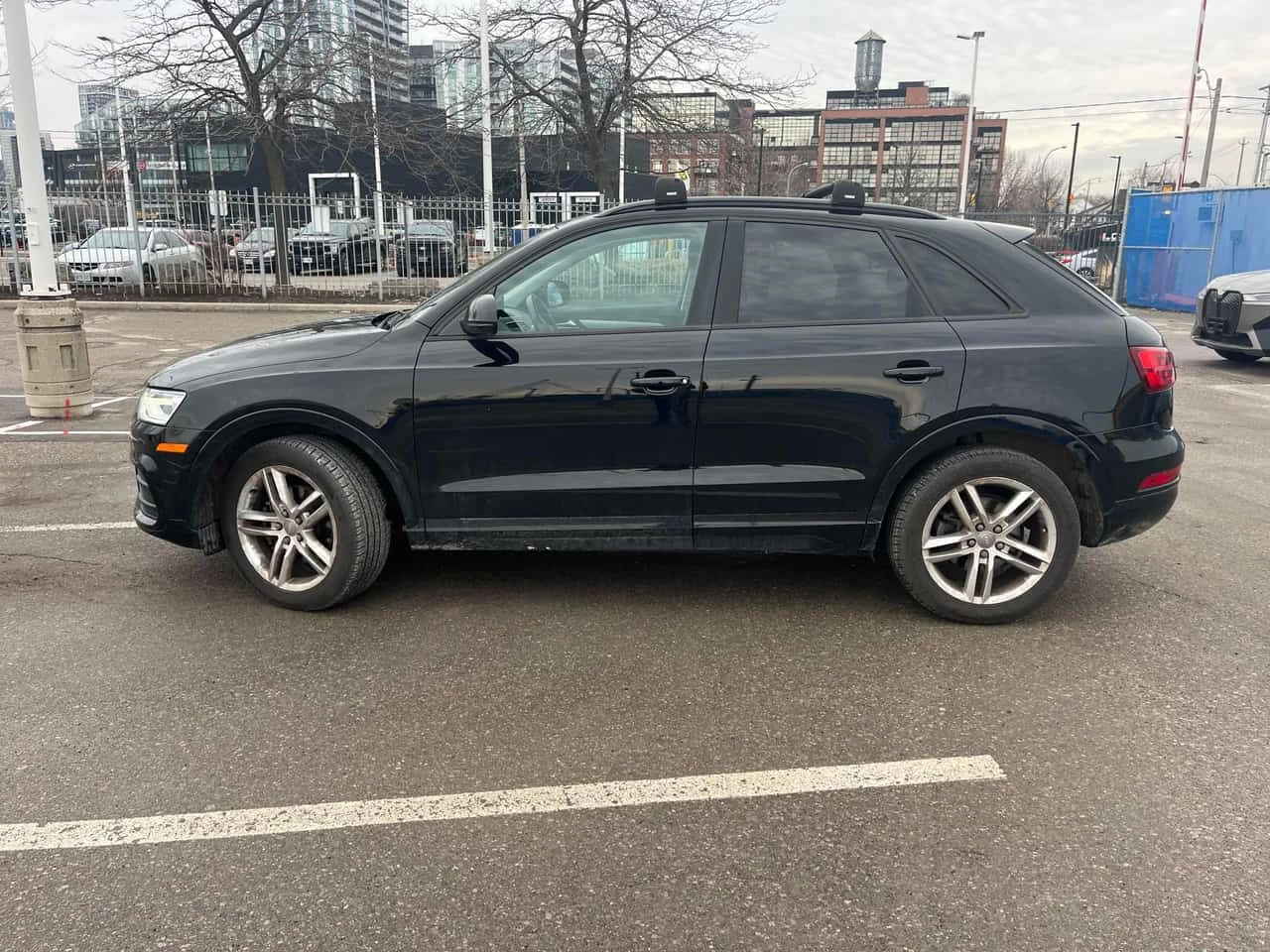 Audi Q3 * Komfort * CARFAX * ЦЕНА ДО БГ, снимка 2 - Автомобили и джипове - 53990861