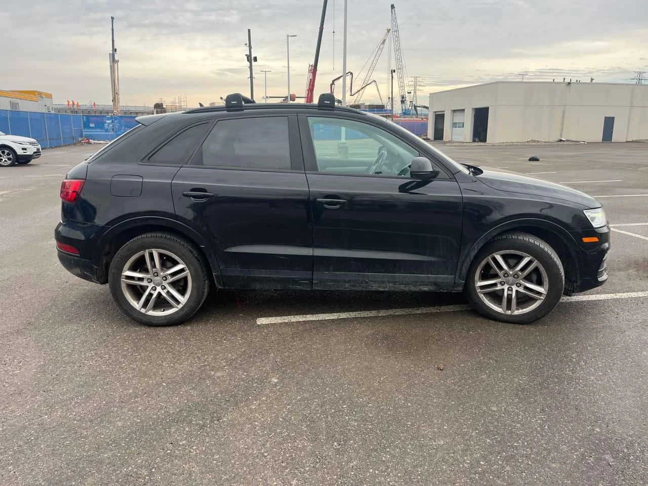 Audi Q3 * Komfort * CARFAX * ЦЕНА ДО БГ, снимка 3 - Автомобили и джипове - 53990861
