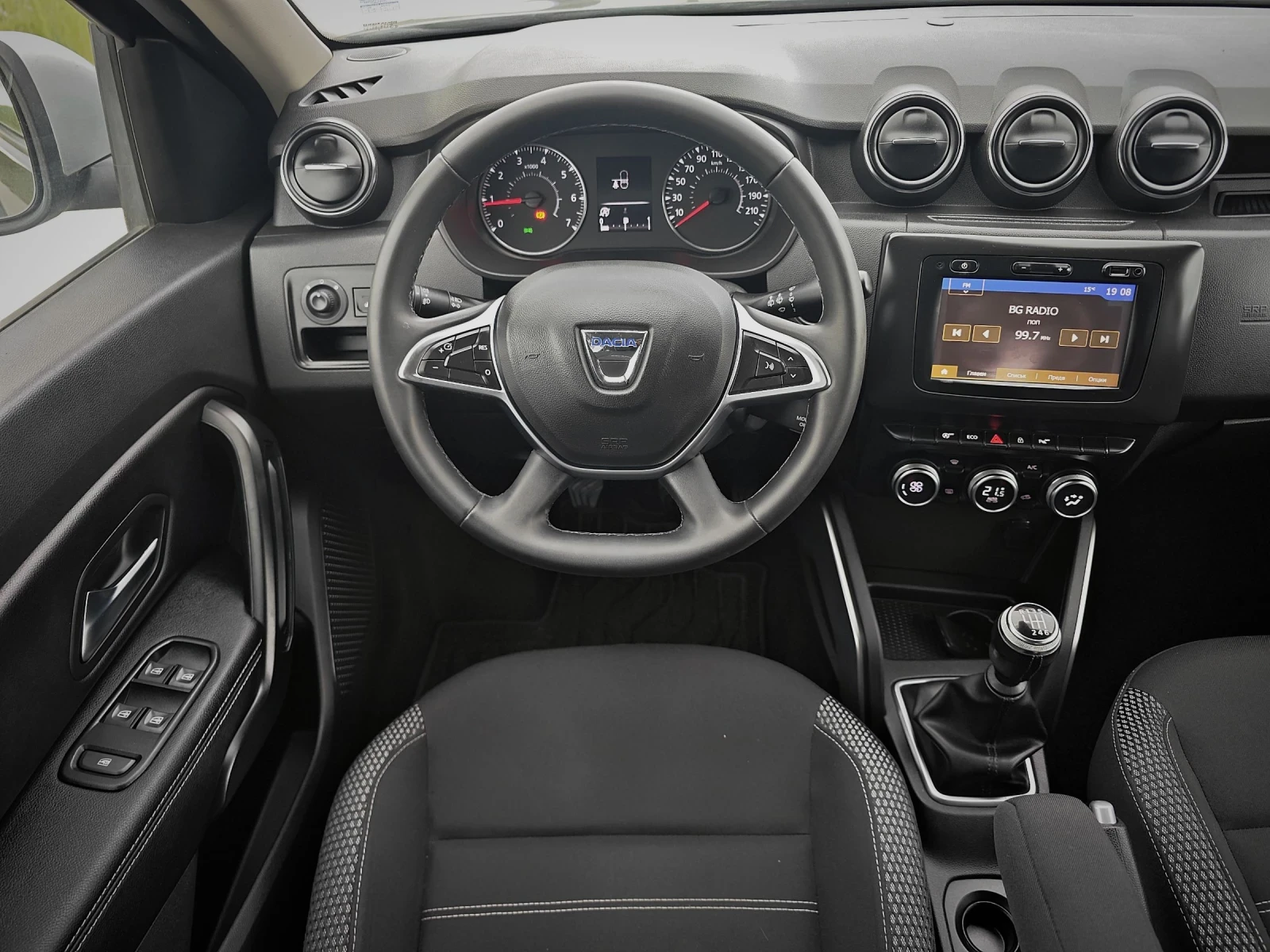 Dacia Duster 1.5dci* EVRO 6D* EXCLUSIVE* , снимка 11 - Автомобили и джипове - 54585747