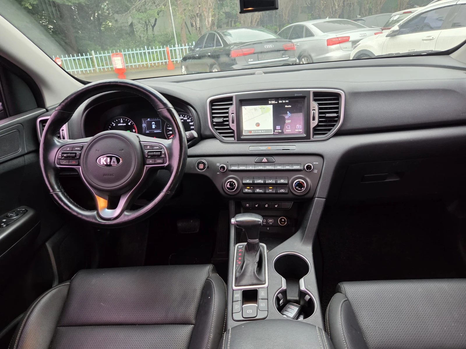 Kia Sportage 2.0CRDI / 4х4 / ОЧАКВАН ВНОС !!!, снимка 10 - Автомобили и джипове - 55952535
