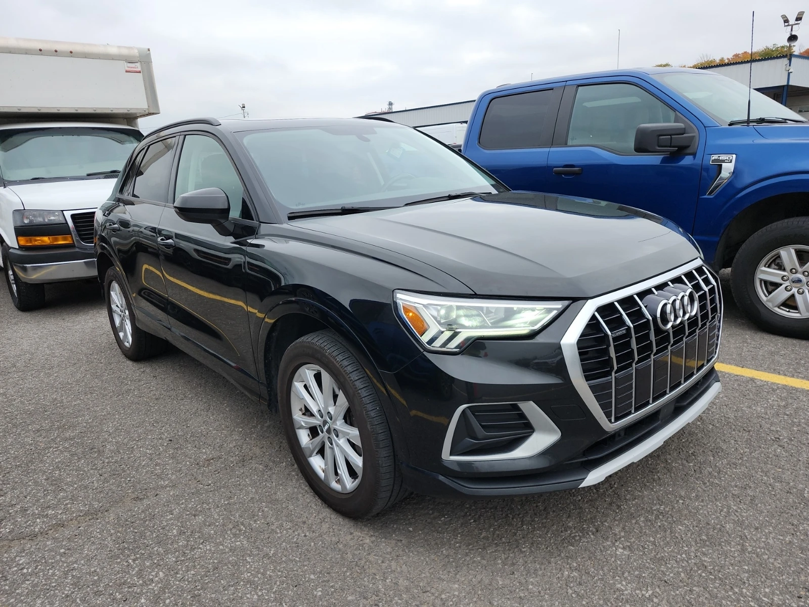 Audi Q3 KOMFORT, снимка 2 - Автомобили и джипове - 56363241