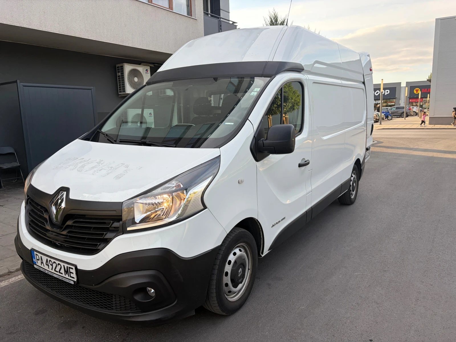 Renault Trafic 1.6 DCI NAVI EVRO 6B, снимка 2 - Бусове и автобуси - 56227911