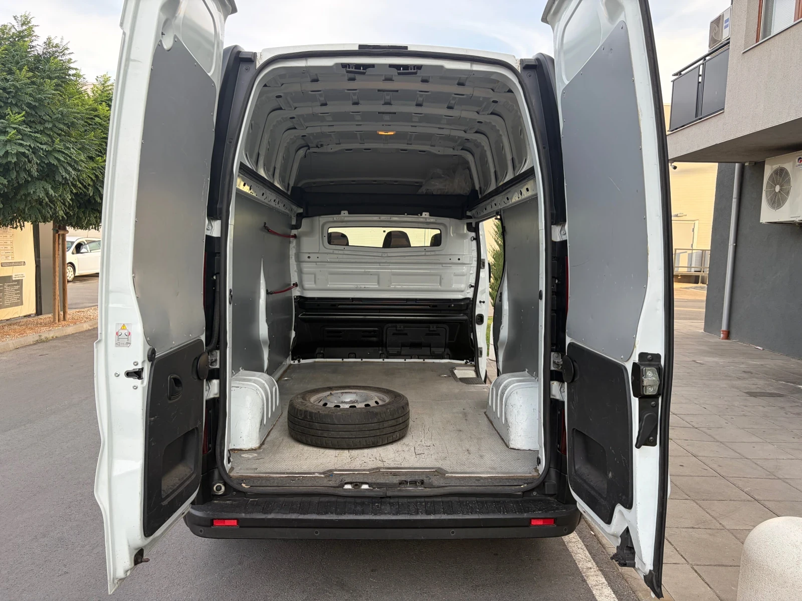 Renault Trafic 1.6 DCI NAVI EVRO 6B, снимка 9 - Бусове и автобуси - 56227911