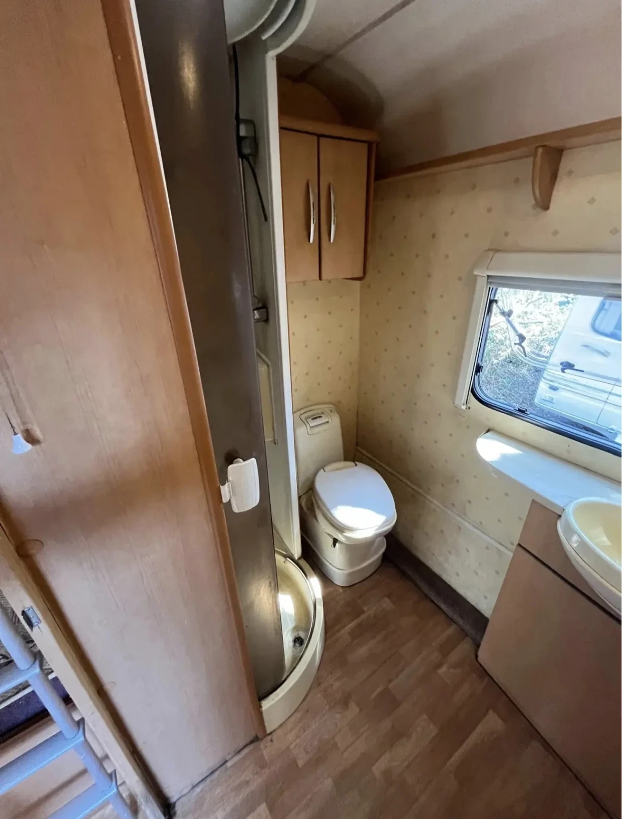 Каравана ABI Adventure 340-6 местна , снимка 12 - Каравани и кемпери - 55955822