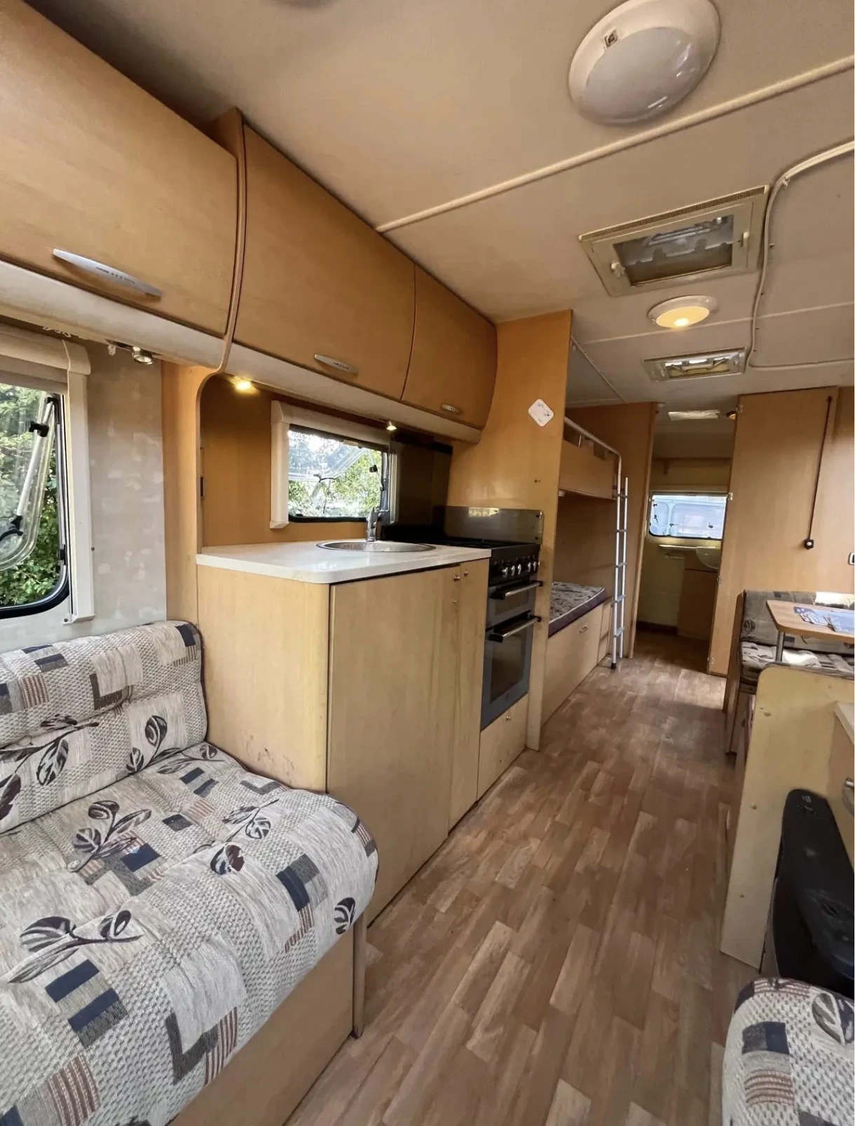 Каравана ABI Adventure 340-6 местна , снимка 10 - Каравани и кемпери - 55955822