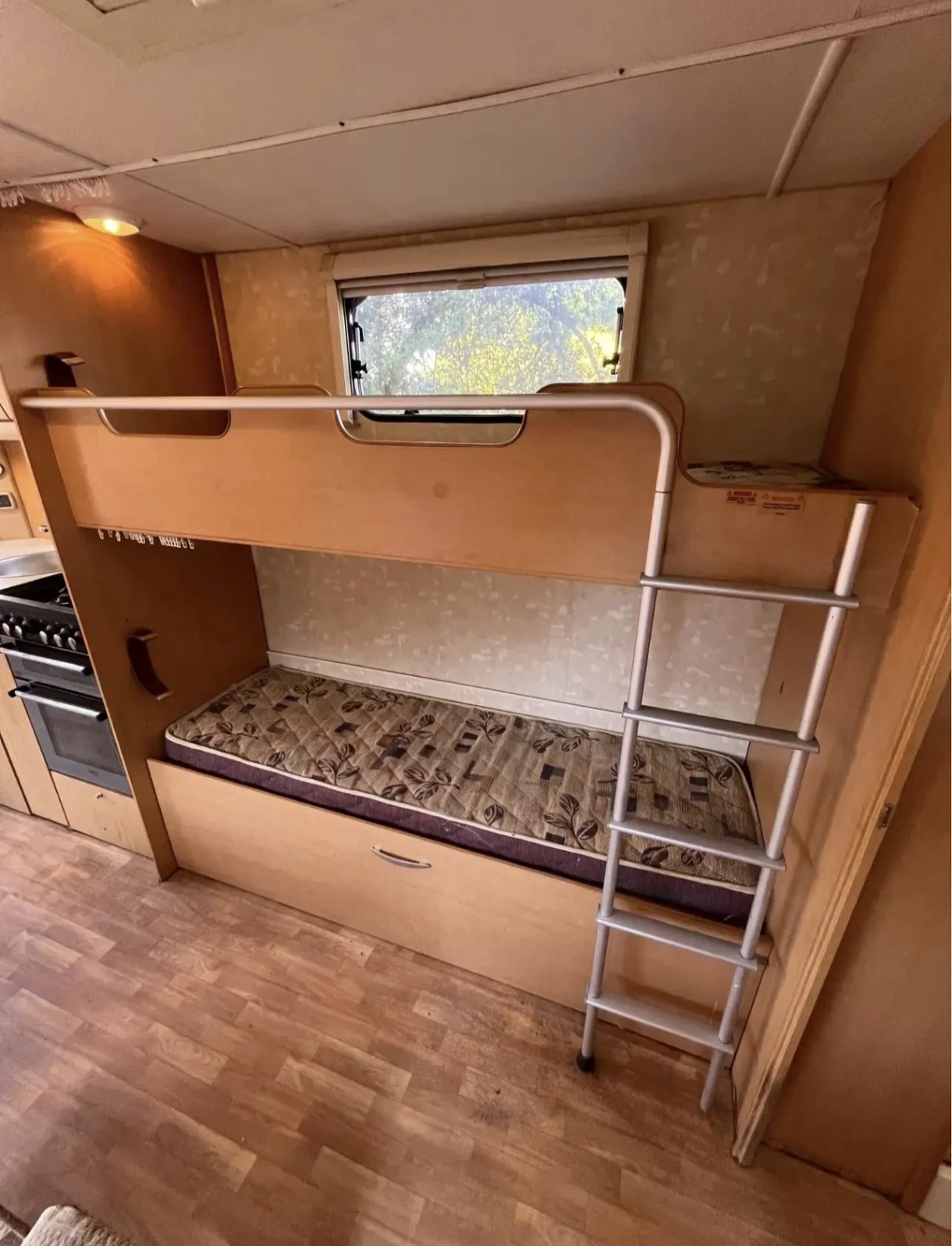 Каравана ABI Adventure 340-6 местна , снимка 7 - Каравани и кемпери - 55955822