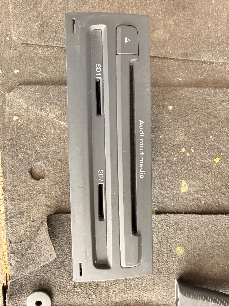 Медия MMI Навигация NAVI Мултимедия CD DVD Радио управление за Audi за 4HO035666