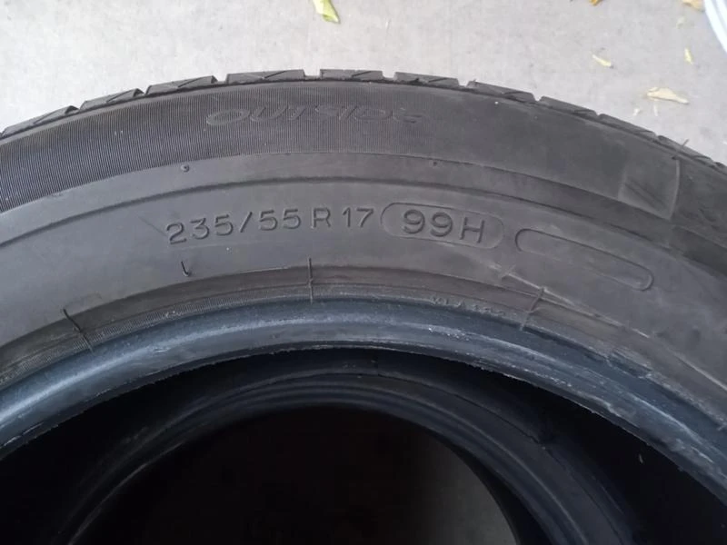 Гуми Зимни 235/55R17, снимка 6 - Гуми и джанти - 45649486