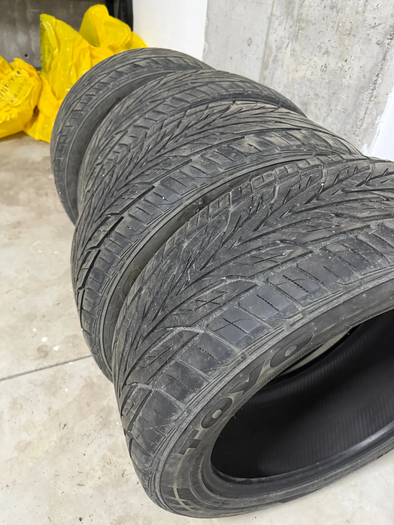 Гуми Всесезонни 275/45R20, снимка 8 - Гуми и джанти - 54990847