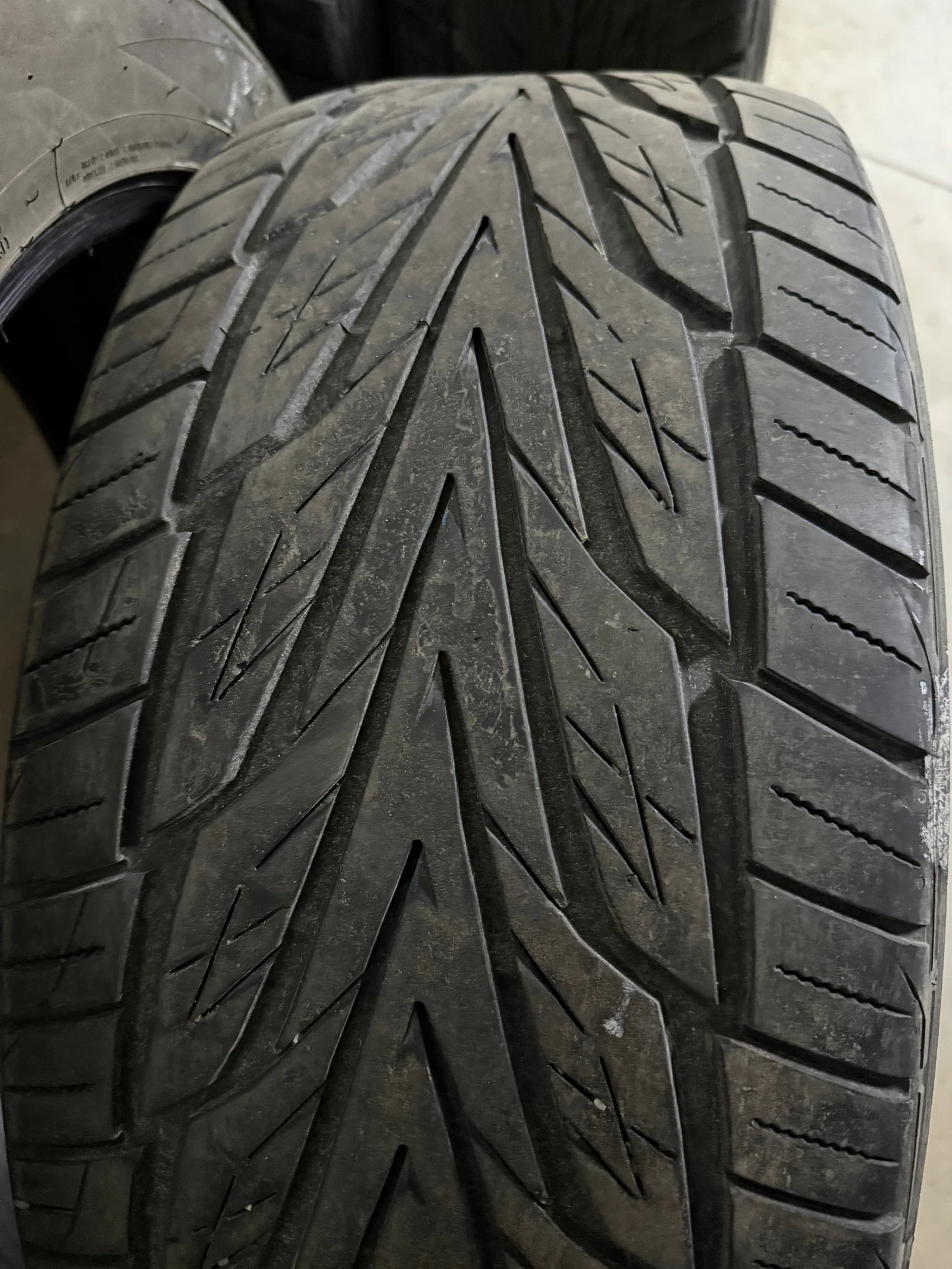 Гуми Всесезонни 275/45R20, снимка 7 - Гуми и джанти - 54990847