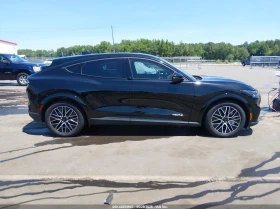 Ford Mustang Mach-E Premium, снимка 13