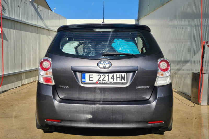 Toyota Verso 2.0 D4D, снимка 4 - Автомобили и джипове - 47834174