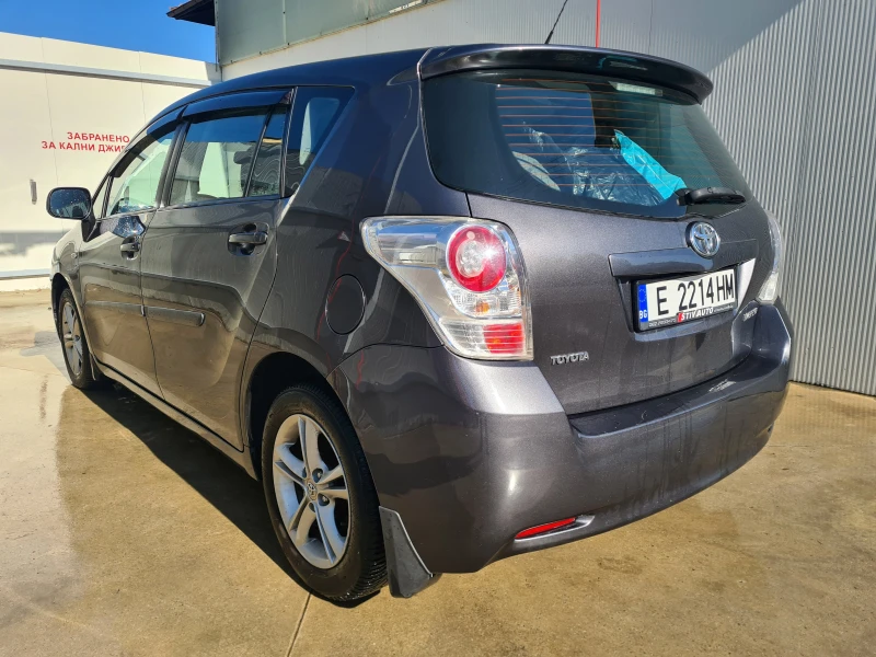 Toyota Verso 2.0 D4D, снимка 6 - Автомобили и джипове - 49206504