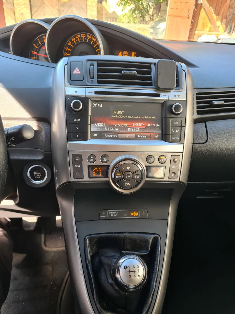 Toyota Verso 2.0 D4D, снимка 12 - Автомобили и джипове - 47834174